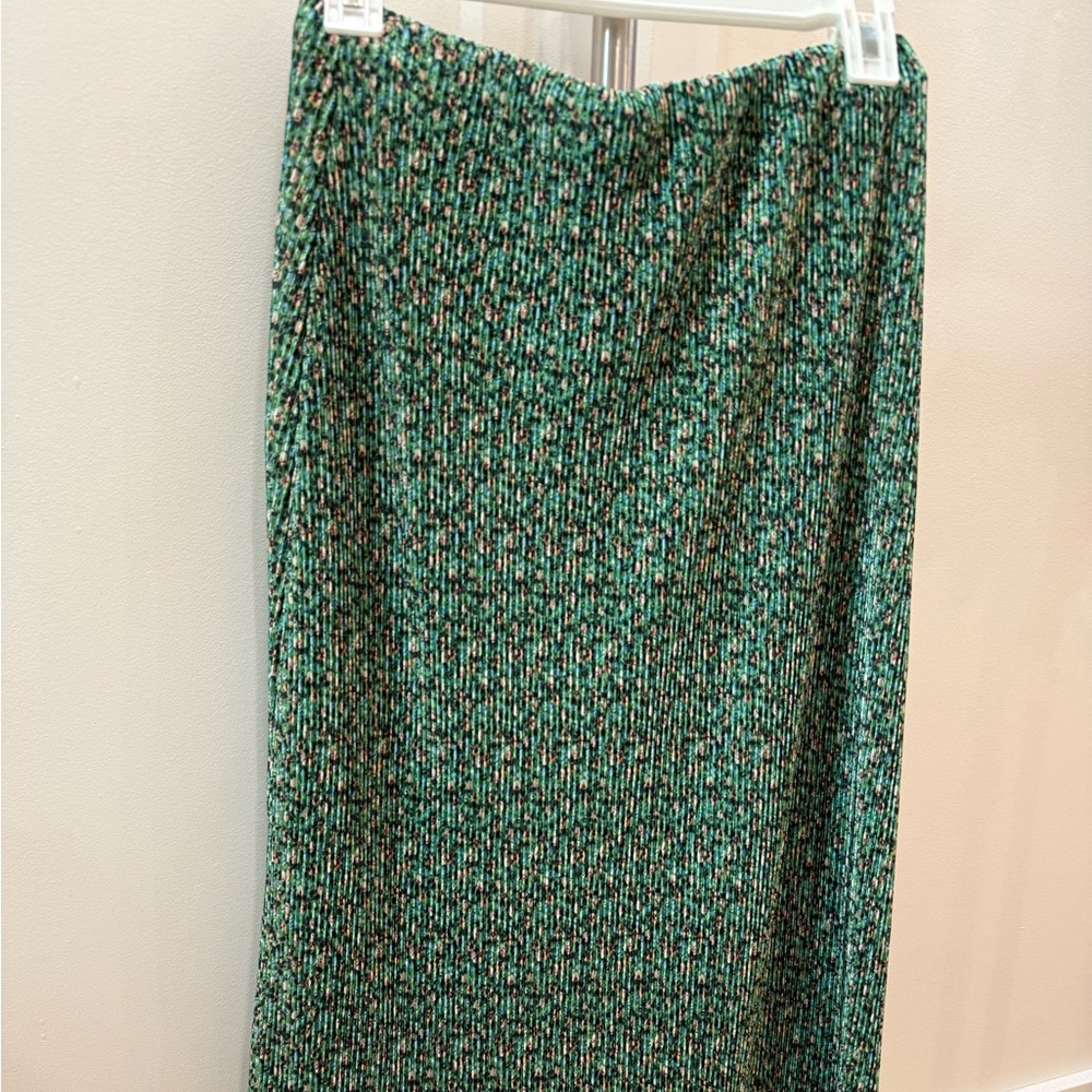Green midi skirt